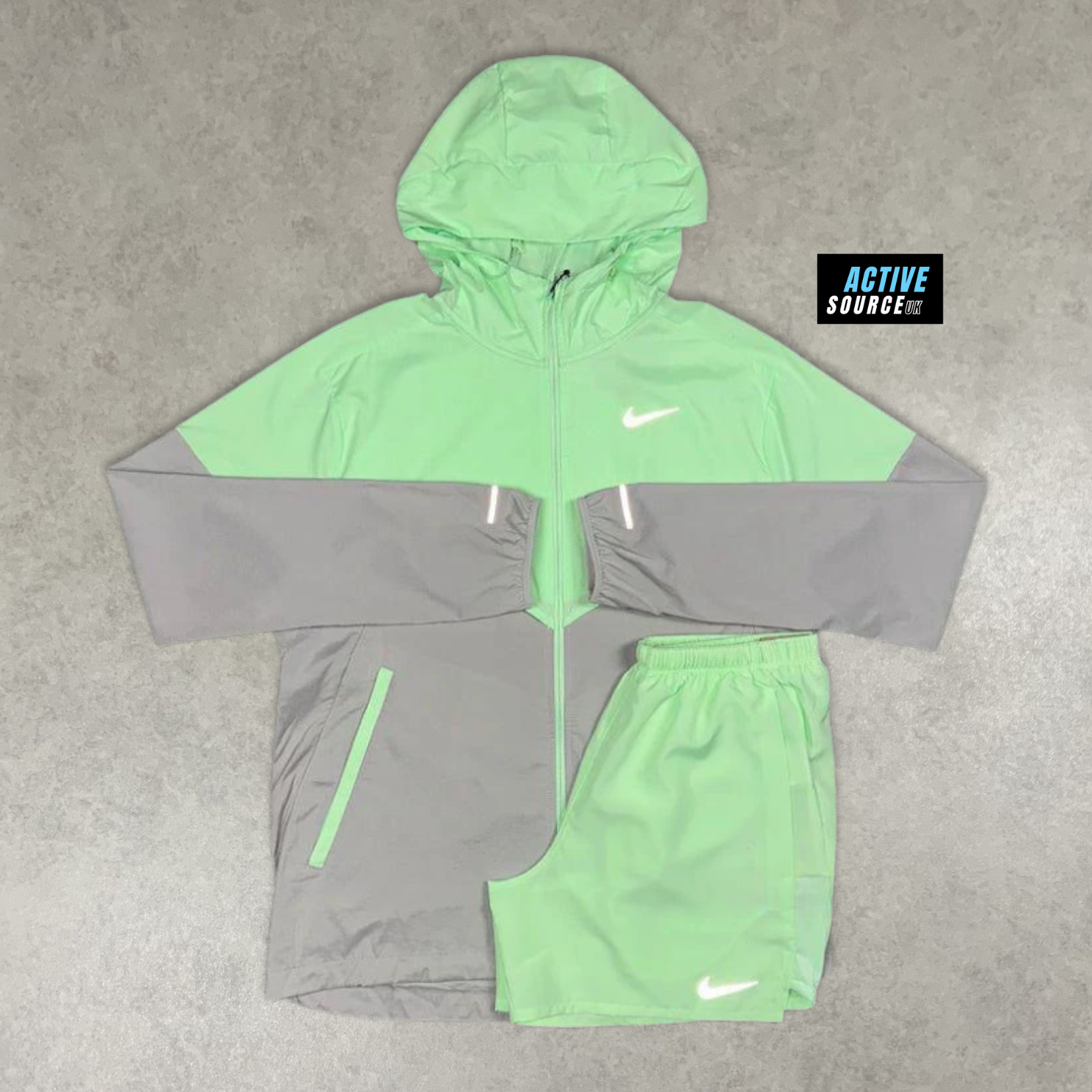Nike Windrunner 2 Piece Set "Vapour Green"