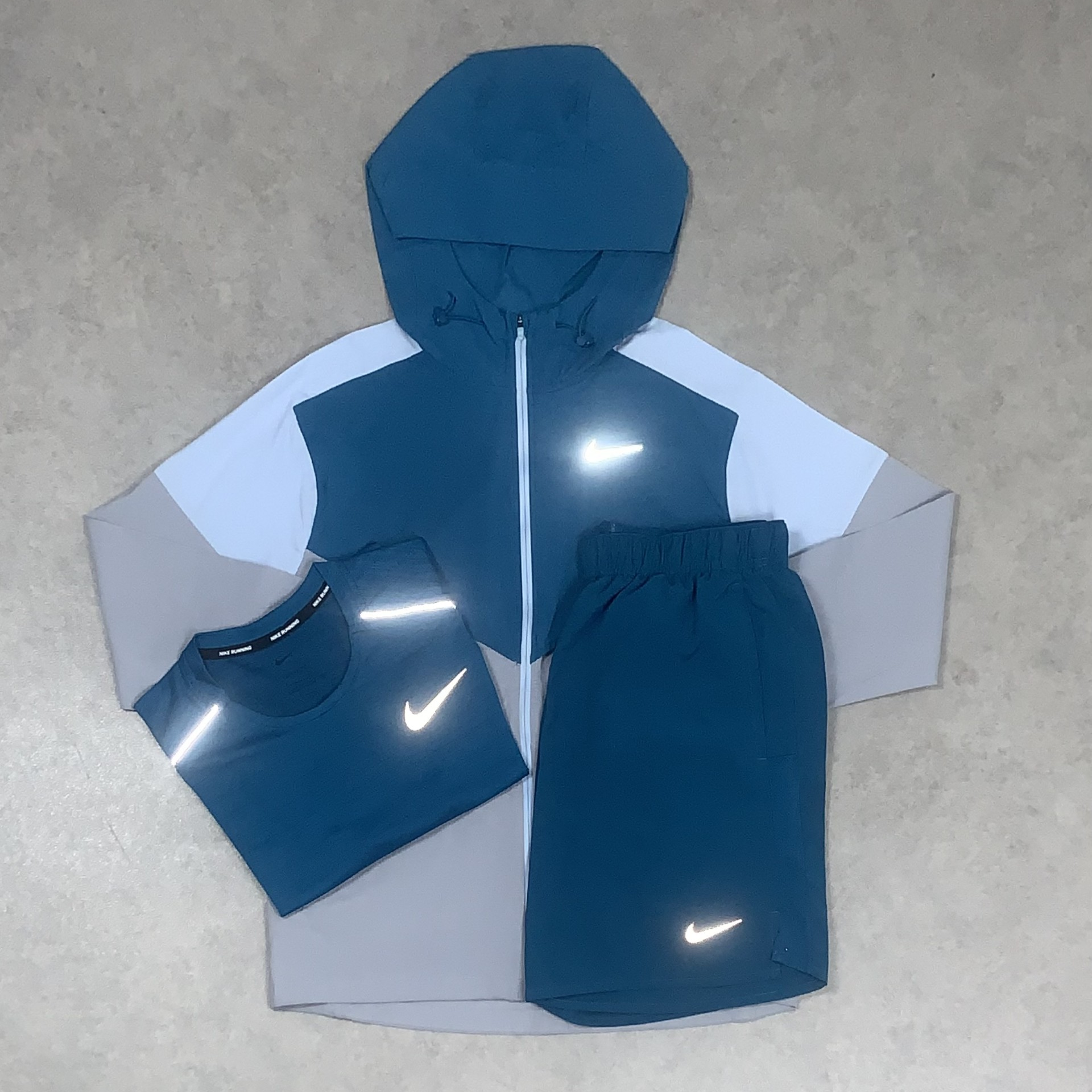 Nike UV Windrunner 3 Piece Set "Green Abyss"