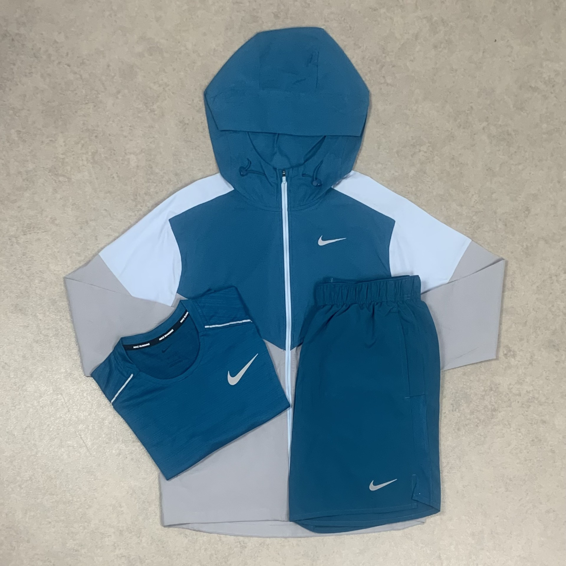 Nike UV Windrunner 3 Piece Set "Green Abyss"